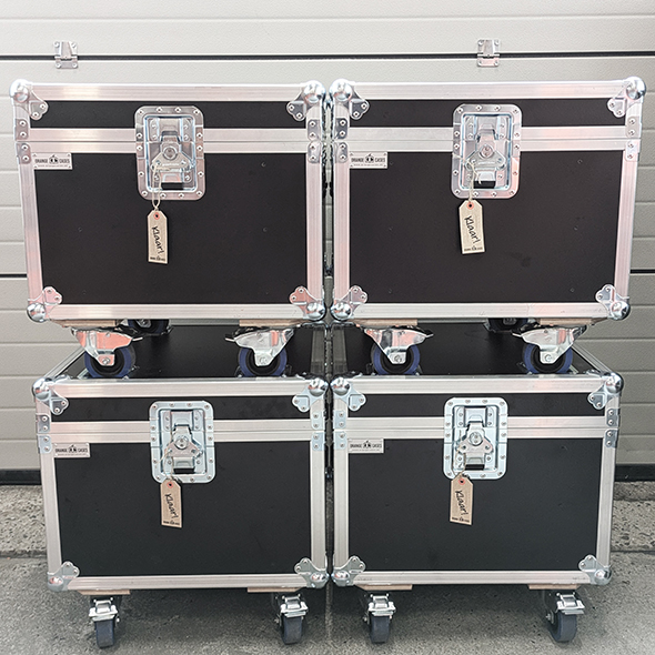 4 flightcases gestapeld zwart Orange Cases