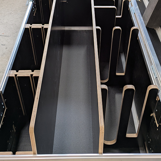 flightcase interieur voor buizen en baseplates Orange Cases
