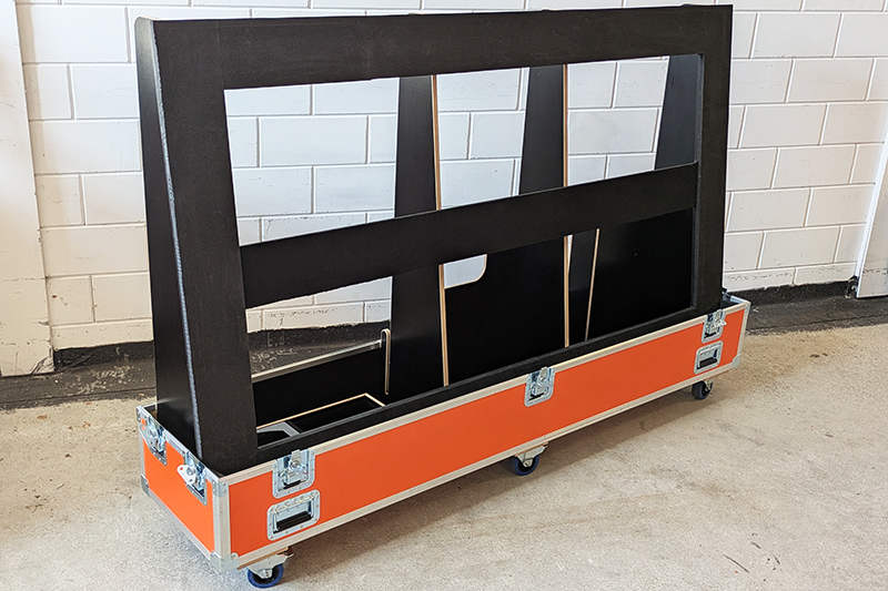 Flightcase voor Samsung 98 inch TV en SmartMetals statief- Orange Cases, OrangeCases